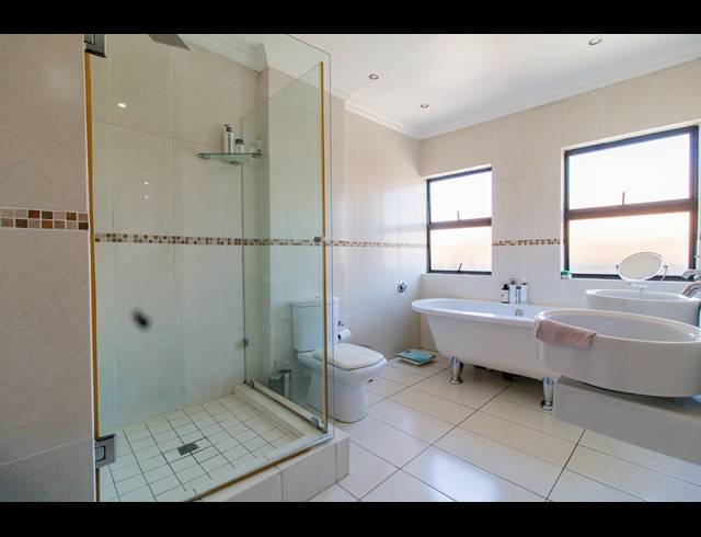 3 BEDROOM TOWNHOUSE FOR SALE IN BASSONIA